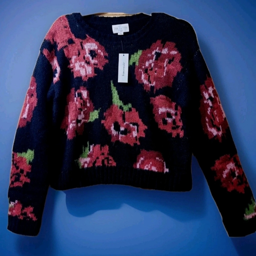 Francesca's Collections Black Floral Crewneck Sweater with Red Roses